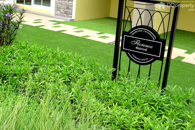 Golden Town On Nut Pattanakarn  